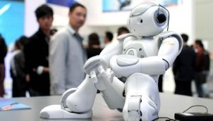 சீனாவில் குவியும் ரோபோட்ஸ் | Chinavil Kuvium Robots