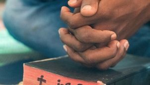 Going Back to the Bible, Sri Lankan Christian Shares Gospel with Buddhists